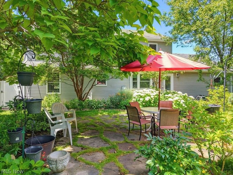18925 Stony Point Drive, Strongsville, OH 44136 Photo 6