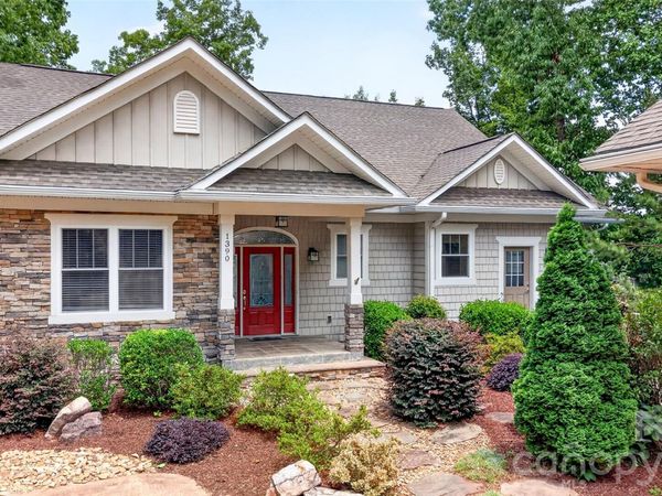 1390 Langdon Road , Sherrills Ford, NC 28673