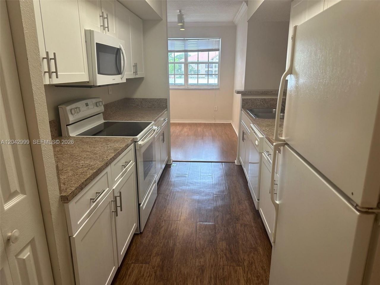 11600 SW 2nd St , Unit 18207, Pembroke Pines, FL 33025 Photo