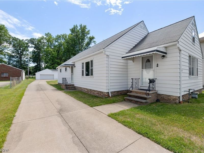 5203 Snow Road, Parma, OH 44134 Photo 2