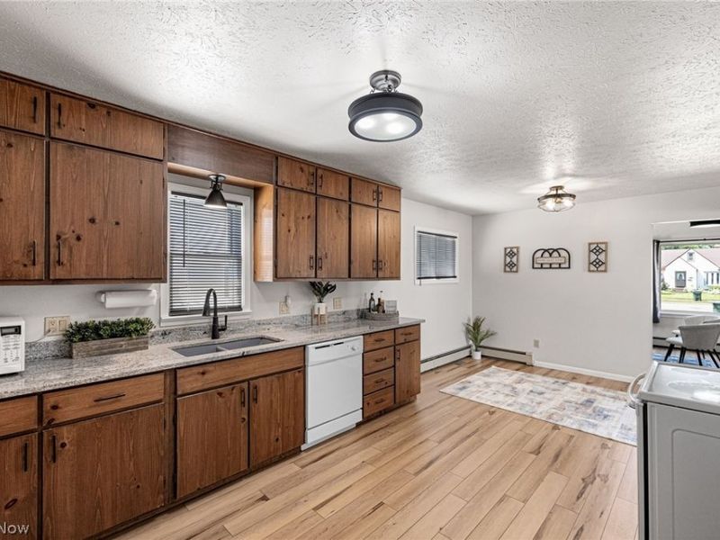 5203 Snow Road, Parma, OH 44134 Photo 6