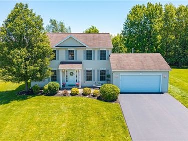 1154 Sweet Creek Circle , Webster, NY 14580
