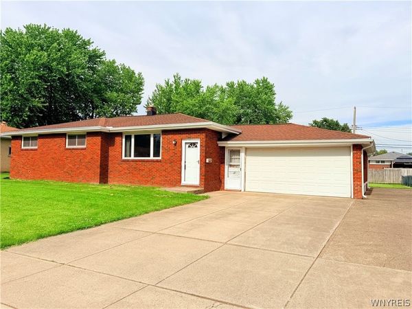 45 Charlescrest Court , Buffalo, NY 14224