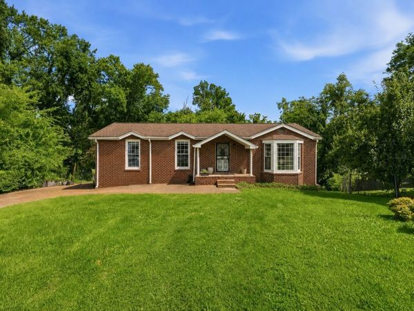 4824 Blue Springs Dr, Nashville, TN 37211