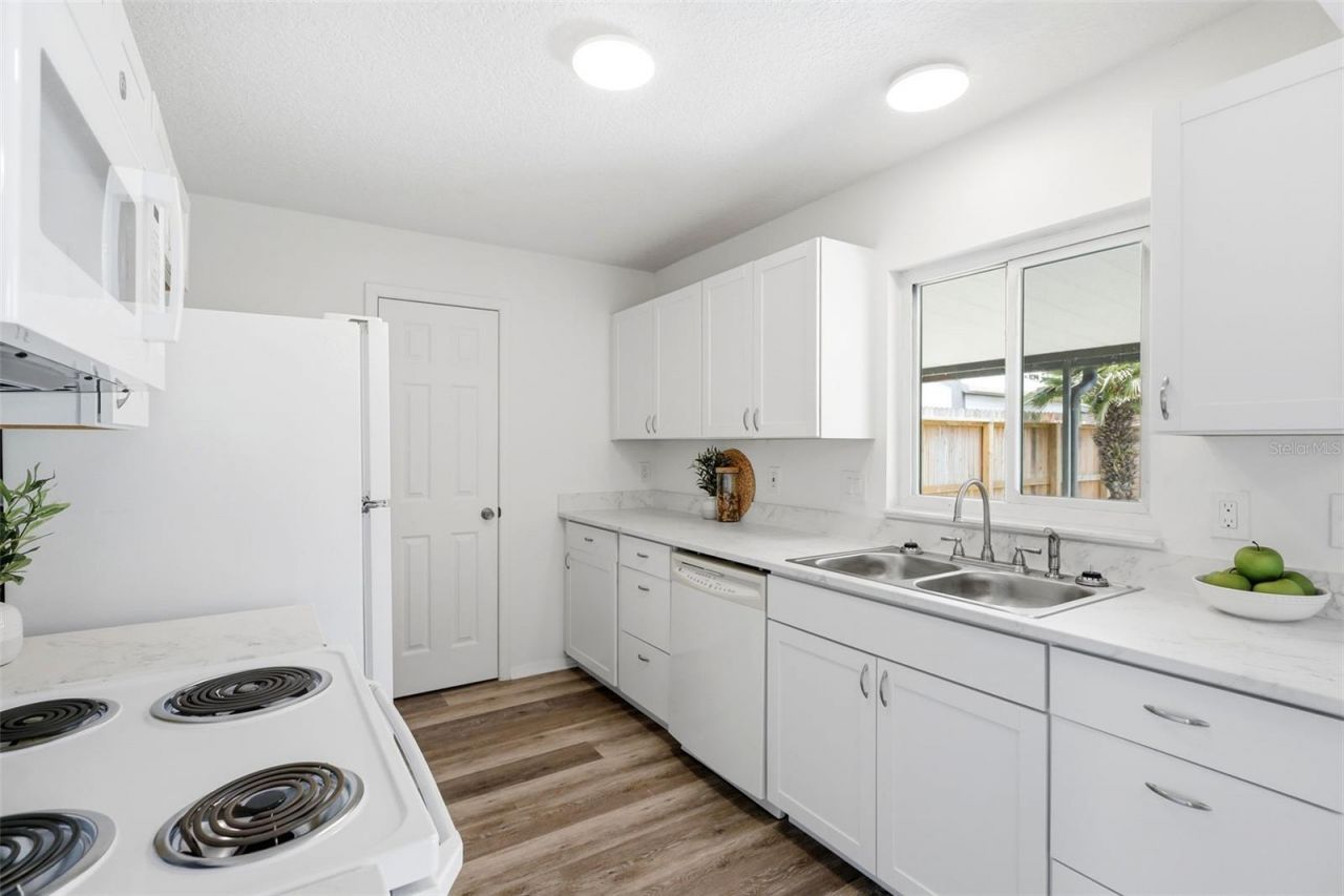 502 Sea Hawk Ct, Edgewater, FL 32141 Photo