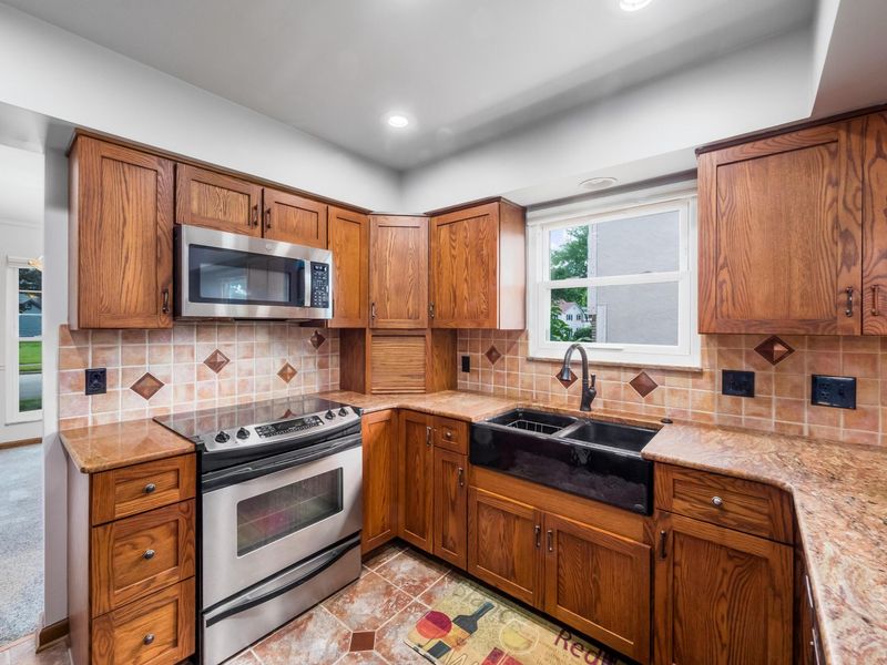 1285 Worthington Heights Boulevard, Columbus, OH 43235 Photo 8