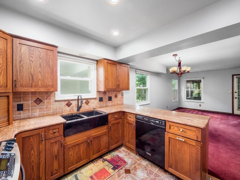 1285 Worthington Heights Boulevard, Columbus, OH 43235 Photo 9