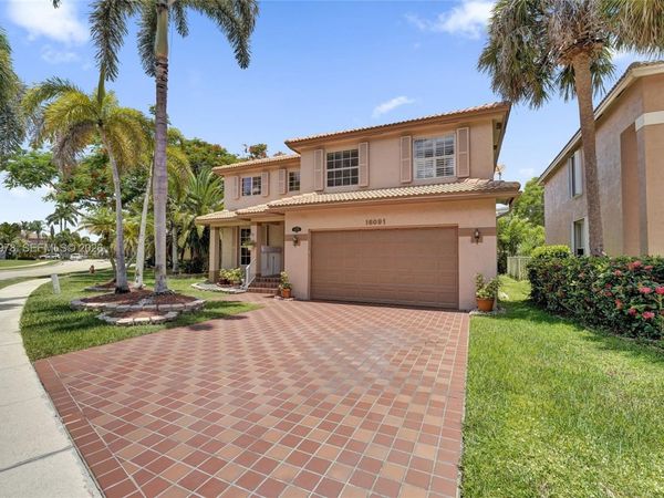 16091 La Costa Dr , Weston, FL 33326