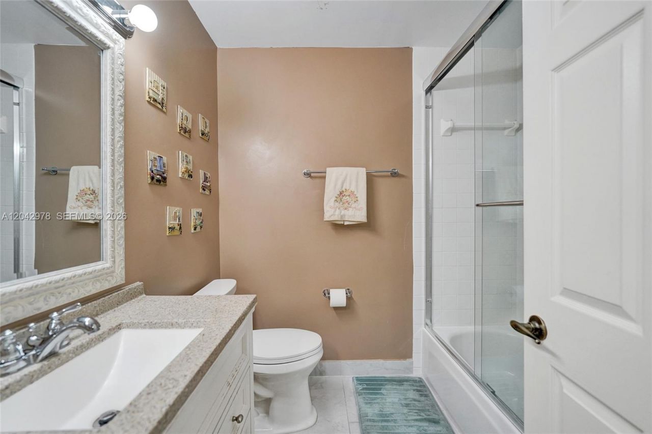 16091 La Costa Dr , Weston, FL 33326 Photo