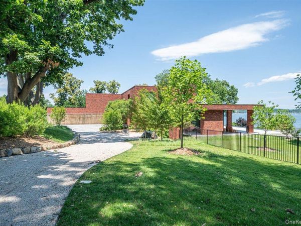 30 Pheasant Run , Great Neck, NY 11024