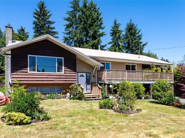1031 16th St , Courtenay, BC V9N 1X8