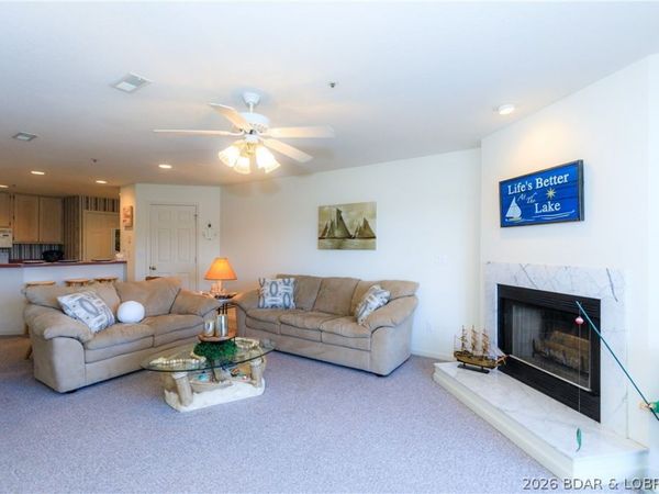 601 Park Place Drive, Unit 3B, Kaiser, MO 65047