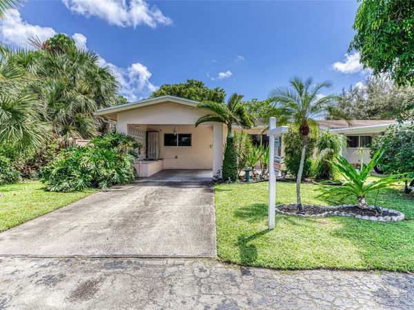 1676 NE 40th Street, Oakland Park, FL 33334