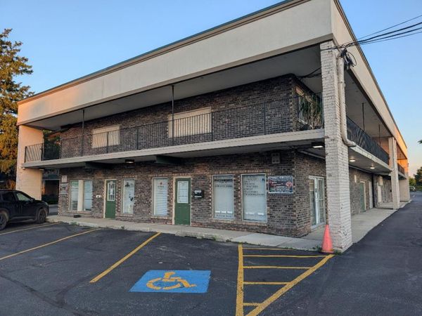 7925 W 103 Street , Unit 7, Palos Hills, IL 60465