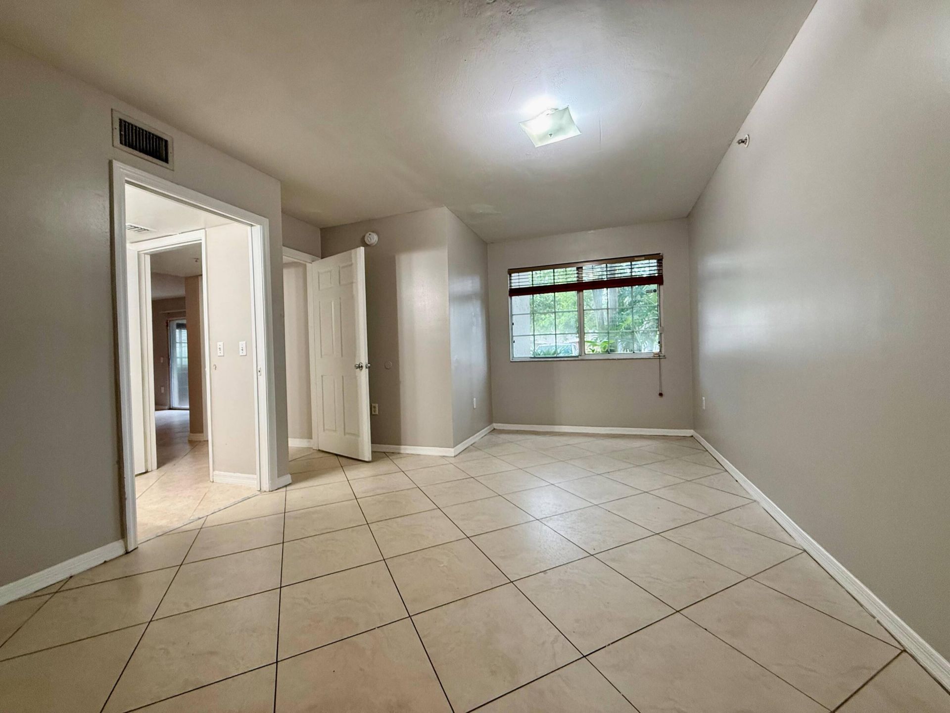 5065 Wiles Road, Unit 105, Coconut Creek, FL 33073 Photo