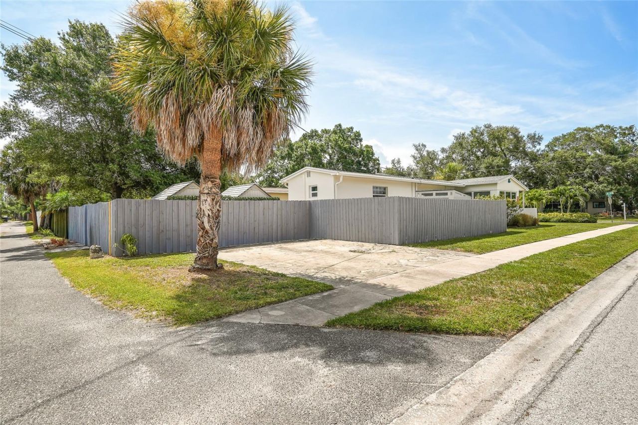 3801 Locust Street Ne, Saint Petersburg, FL 33703 Photo