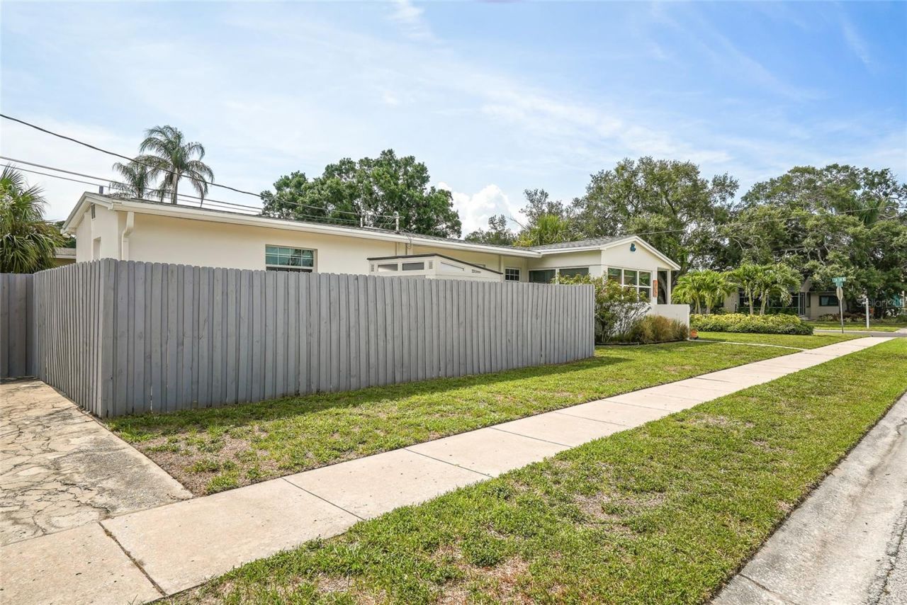3801 Locust Street Ne, Saint Petersburg, FL 33703 Photo