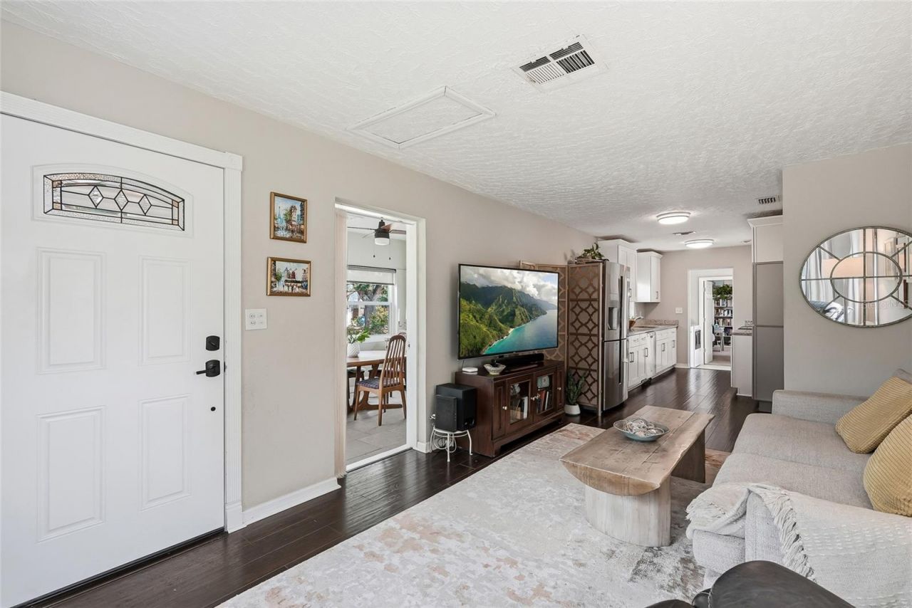 3801 Locust Street Ne, Saint Petersburg, FL 33703 Photo