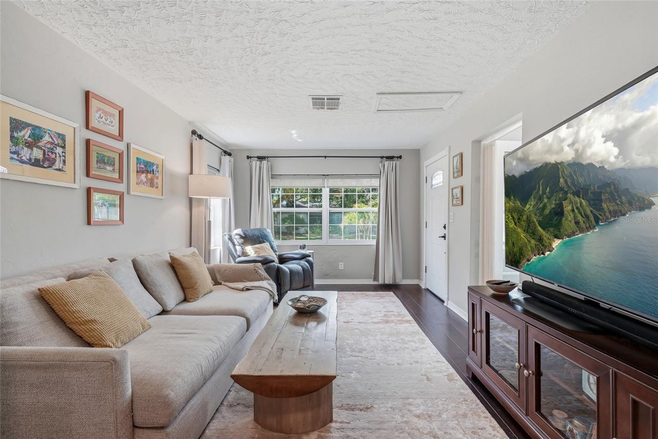 3801 Locust Street Ne, Saint Petersburg, FL 33703 Photo