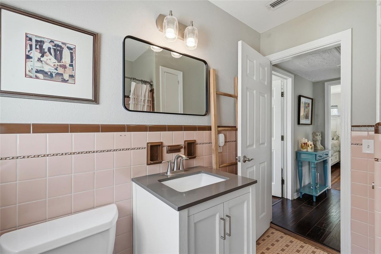 3801 Locust Street Ne, Saint Petersburg, FL 33703 Photo