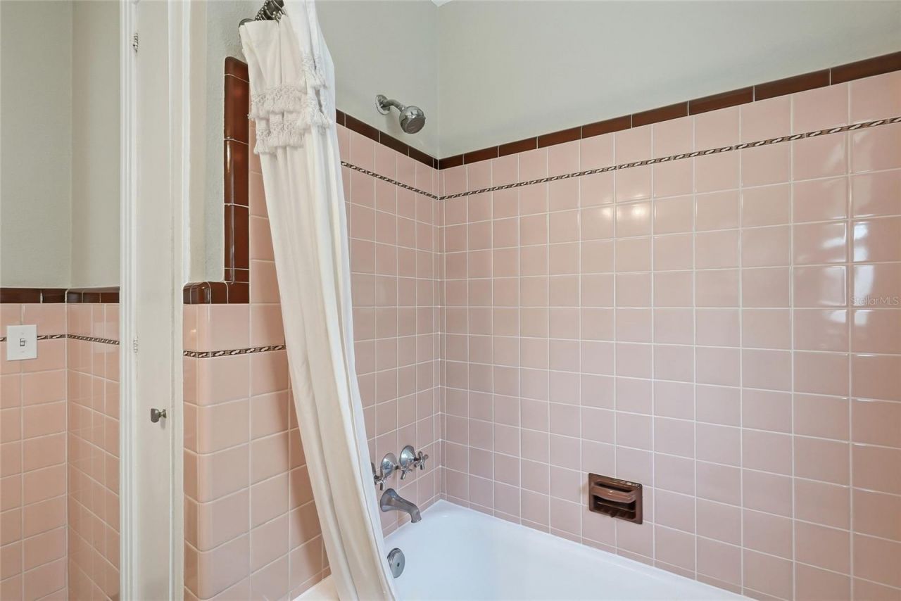 3801 Locust Street Ne, Saint Petersburg, FL 33703 Photo