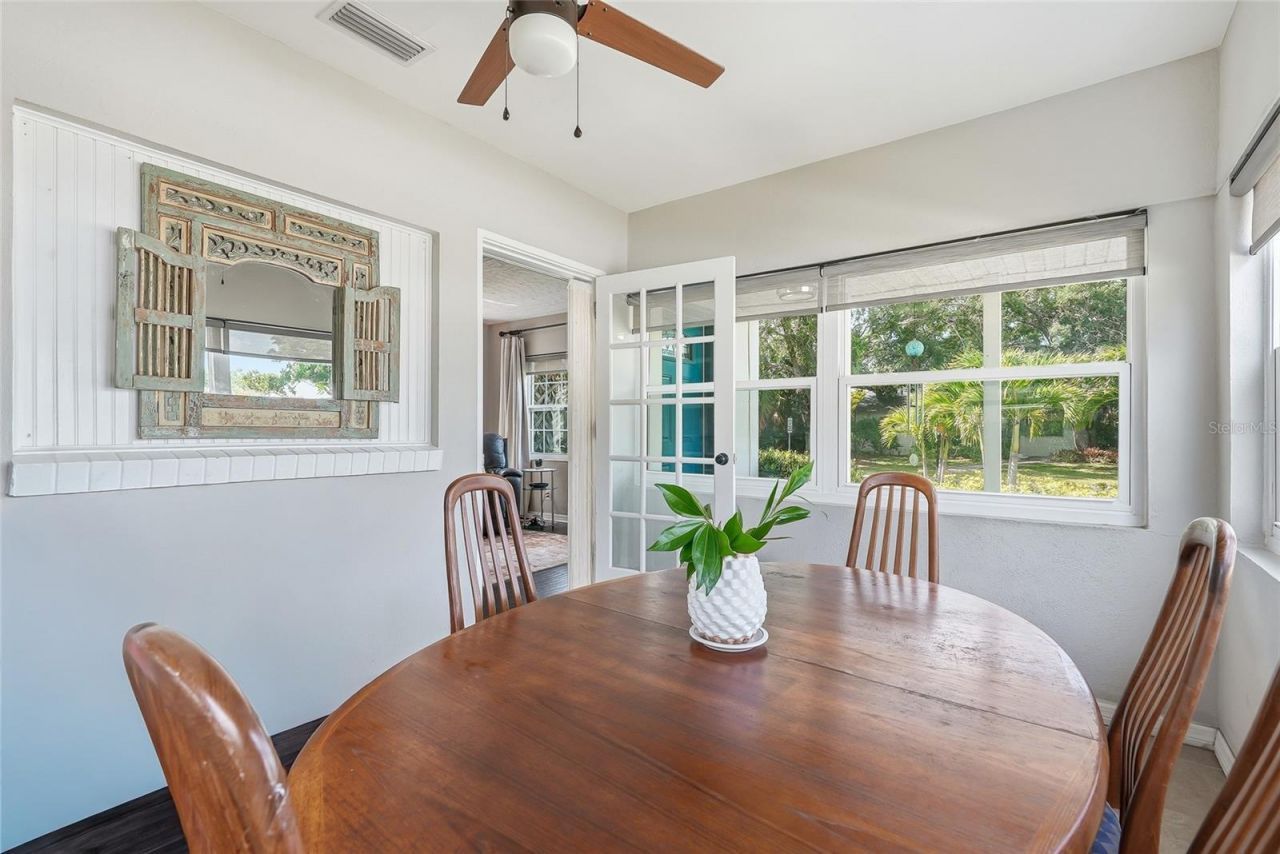 3801 Locust Street Ne, Saint Petersburg, FL 33703 Photo