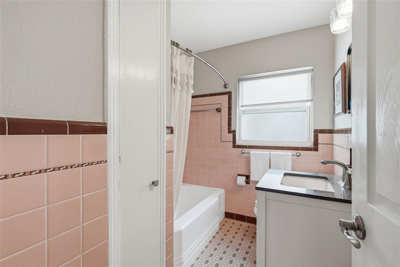 3801 Locust Street Ne, Saint Petersburg, FL 33703 Photo