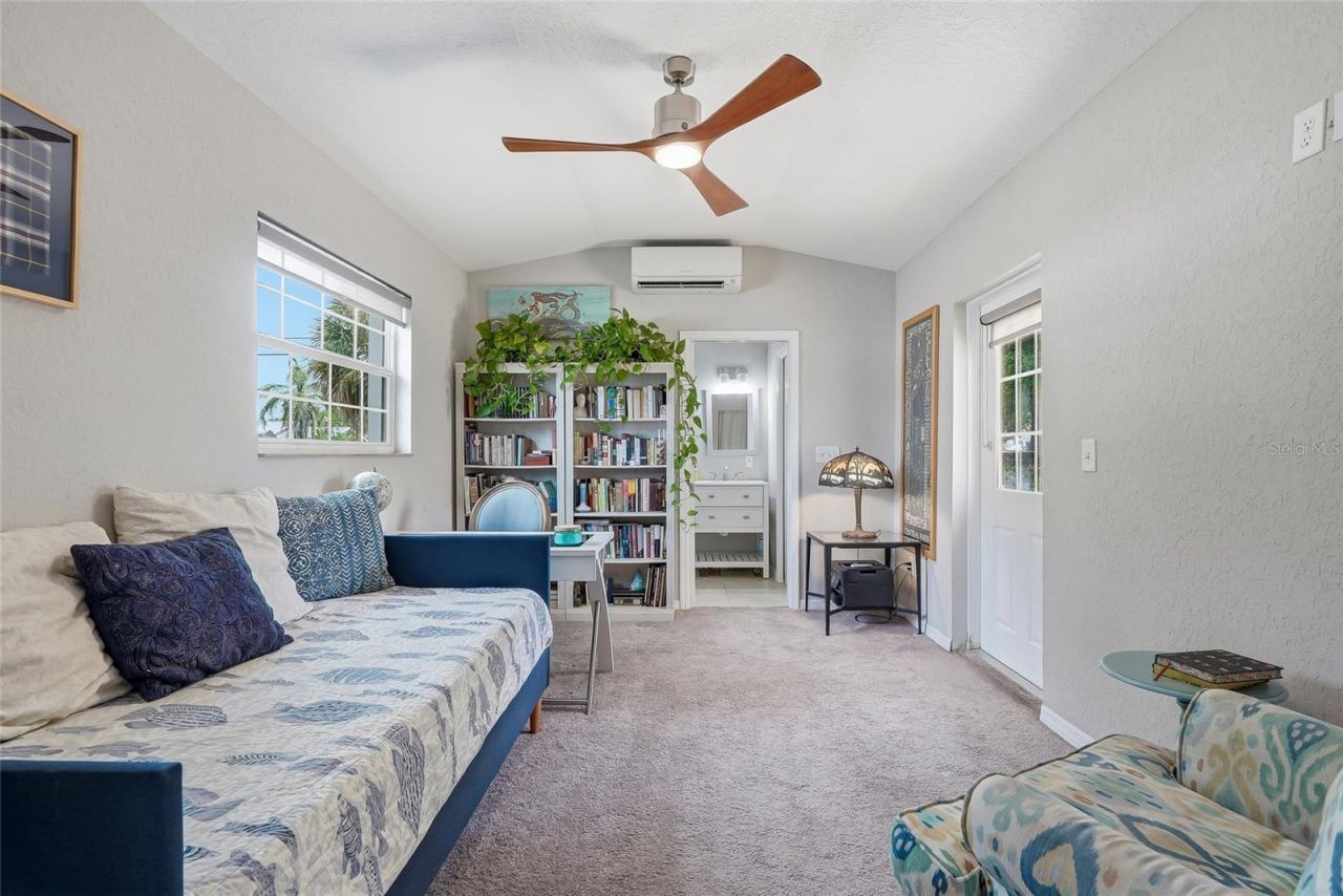 3801 Locust Street Ne, Saint Petersburg, FL 33703 Photo