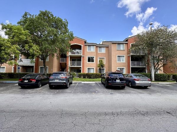 3874 Lyons Road, Unit 110-6, Coconut Creek, FL 33073