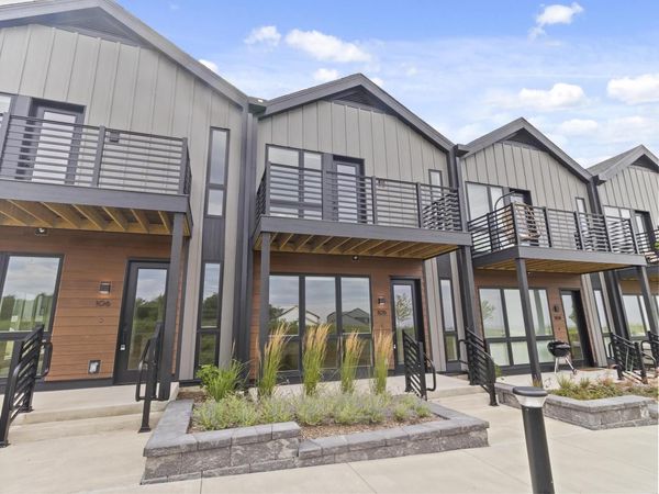 9352 S Alder PLACE, Unit 105, Oak Creek, WI 53154