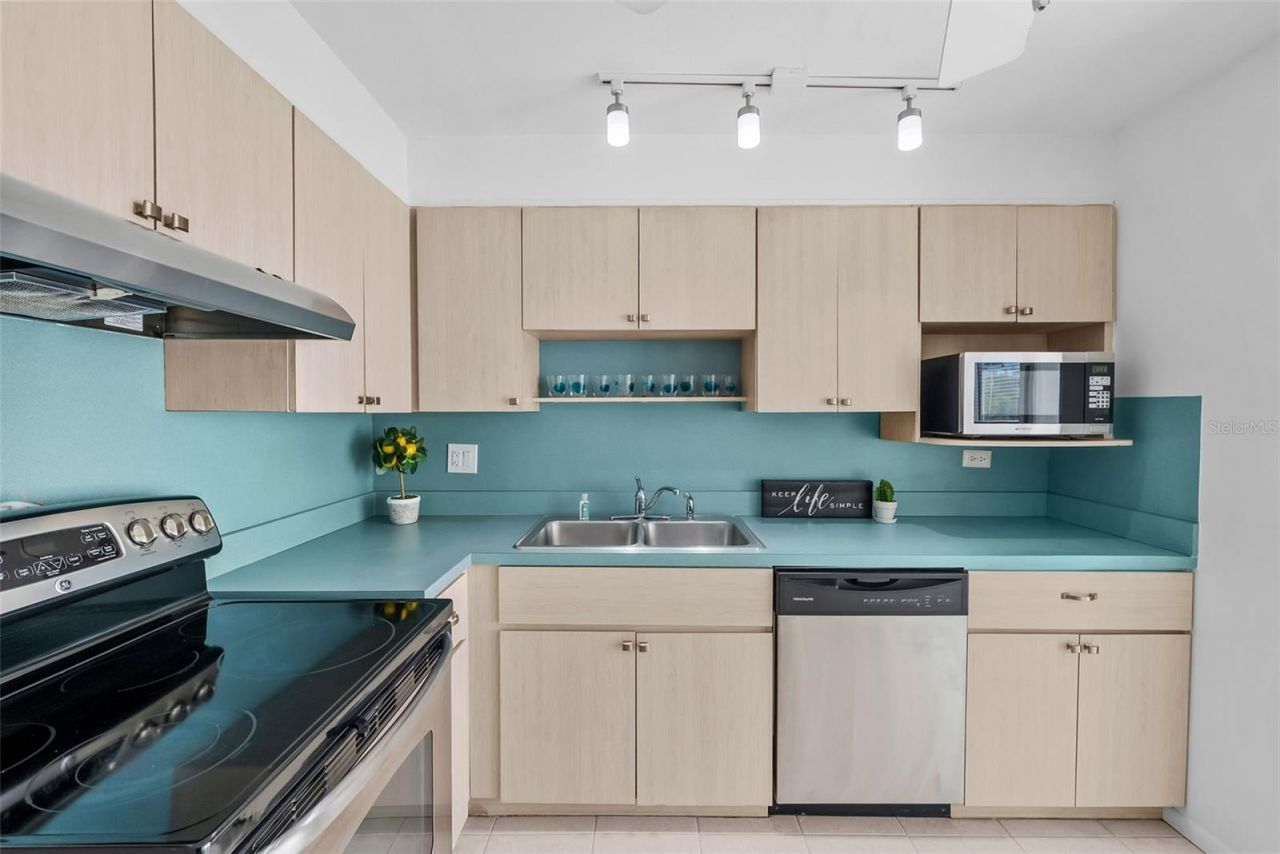 5095 Bay Street Ne, Unit 114, Saint Petersburg, FL 33703 Photo