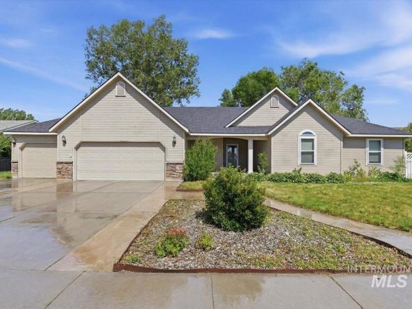 2374 NE Trinity Ave, Mountain Home, ID 83647