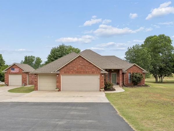 1621 Four Lakes Drive, Blanchard, OK 73010