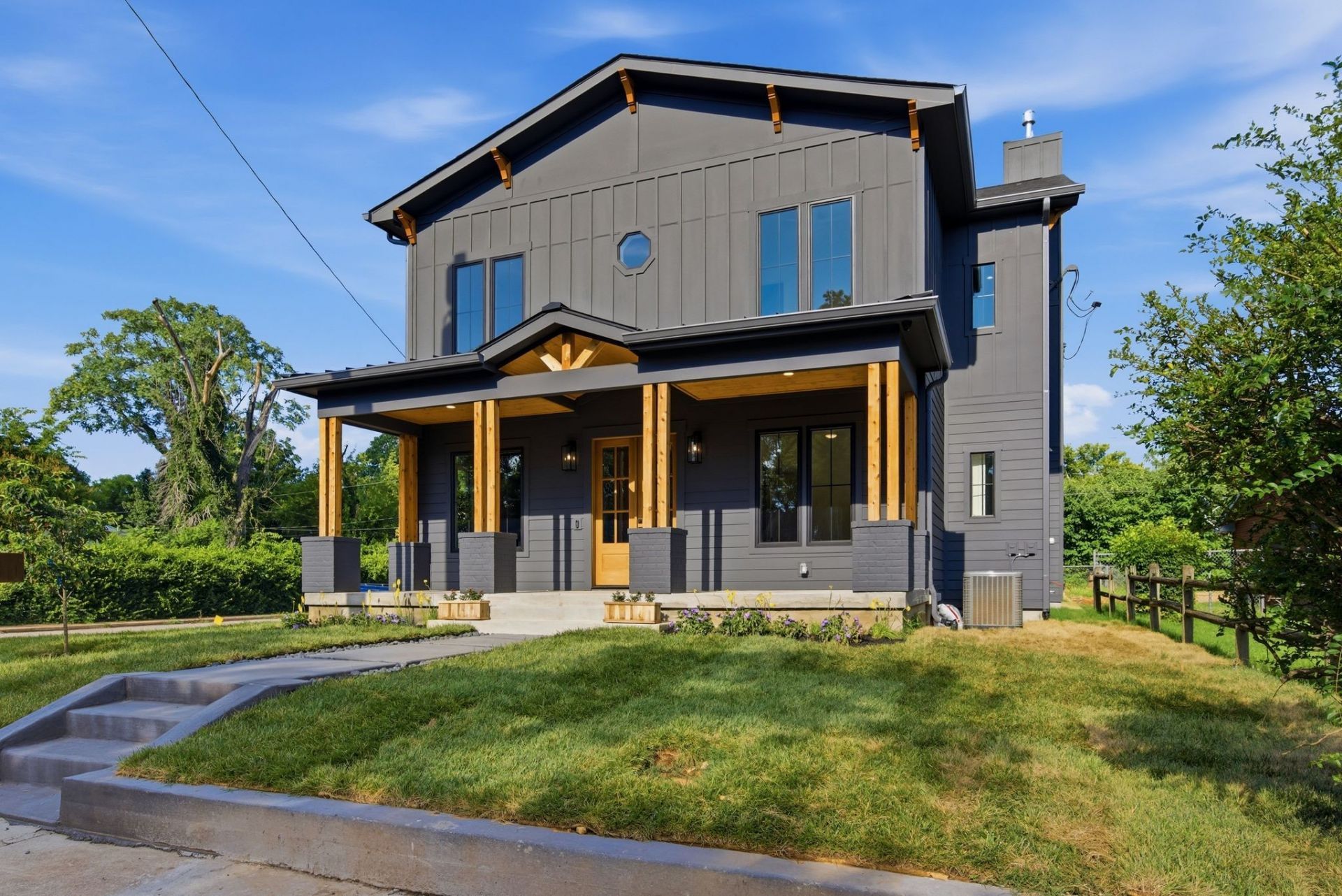 1025 Meridian St, Nashville, TN 37207 Main Photo