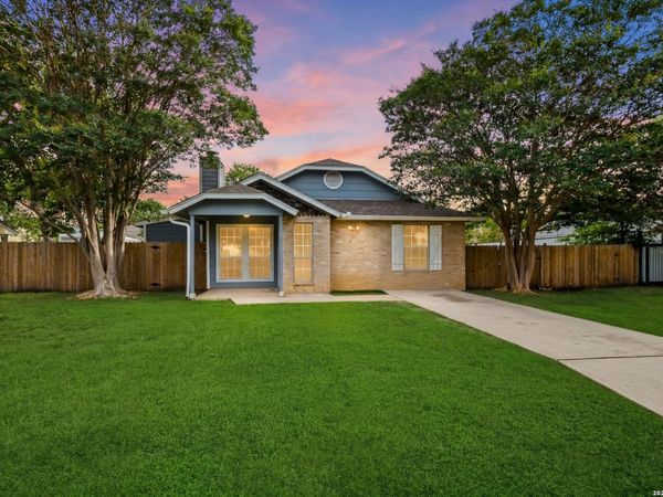 110 LEHMANN ST, Boerne, TX 78006