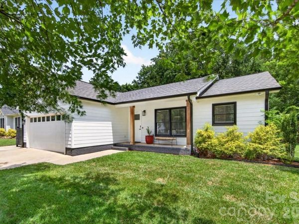 8610 Brookstead Drive, Charlotte, NC 28215