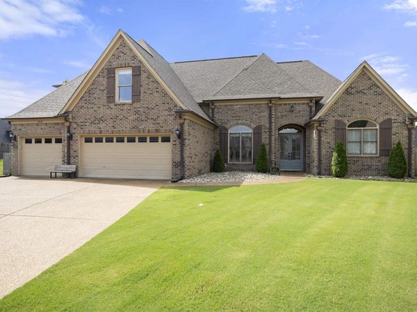 10509 RED STONE DR, Collierville, TN 38017