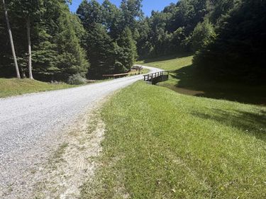 105 Laural Loop, Bruceton Mills, WV 26525