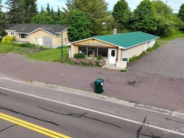 46 Mohawk Street, Allouez Twp, MI 49950