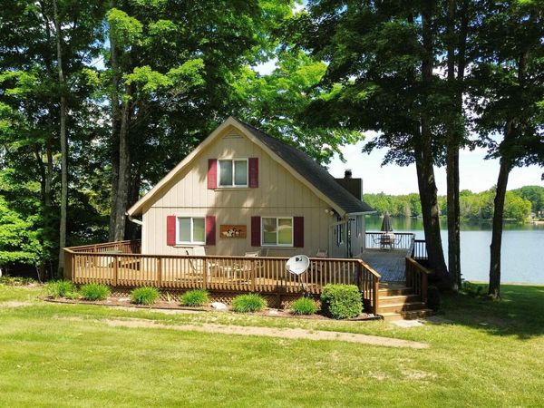 6996 W Smith Lake Drive, Manistique Twp, MI 49854