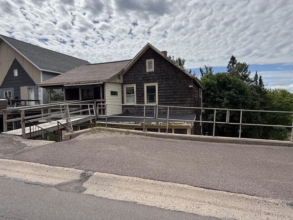 406 N Lincoln Drive, Hancock, MI 49930