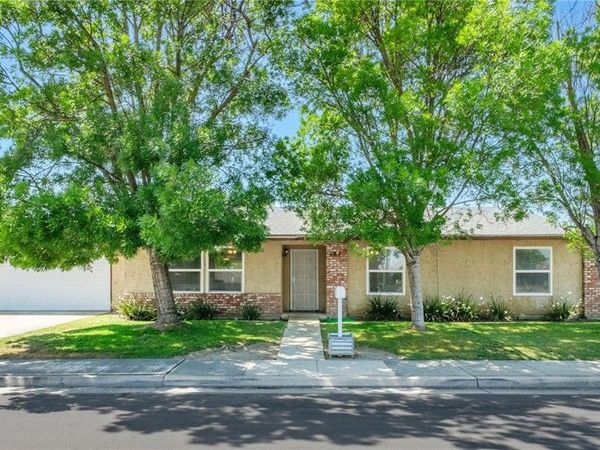 991 7th Avenue Drive, Kingsburg, CA 93631