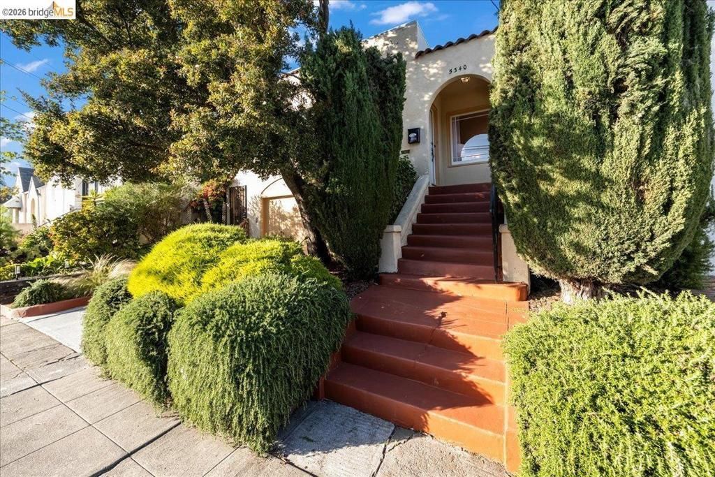 5340 Walnut St, Oakland, CA 94619 Main Photo