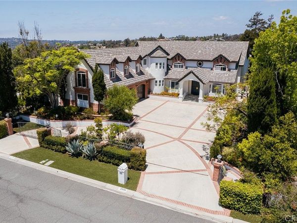 27070 Hidden Trail Road, Laguna Hills, CA 92653