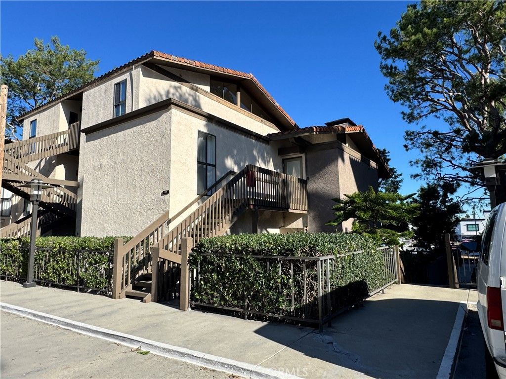 6207 Marina Pacifica N, Long Beach, CA 90803 Main Photo
