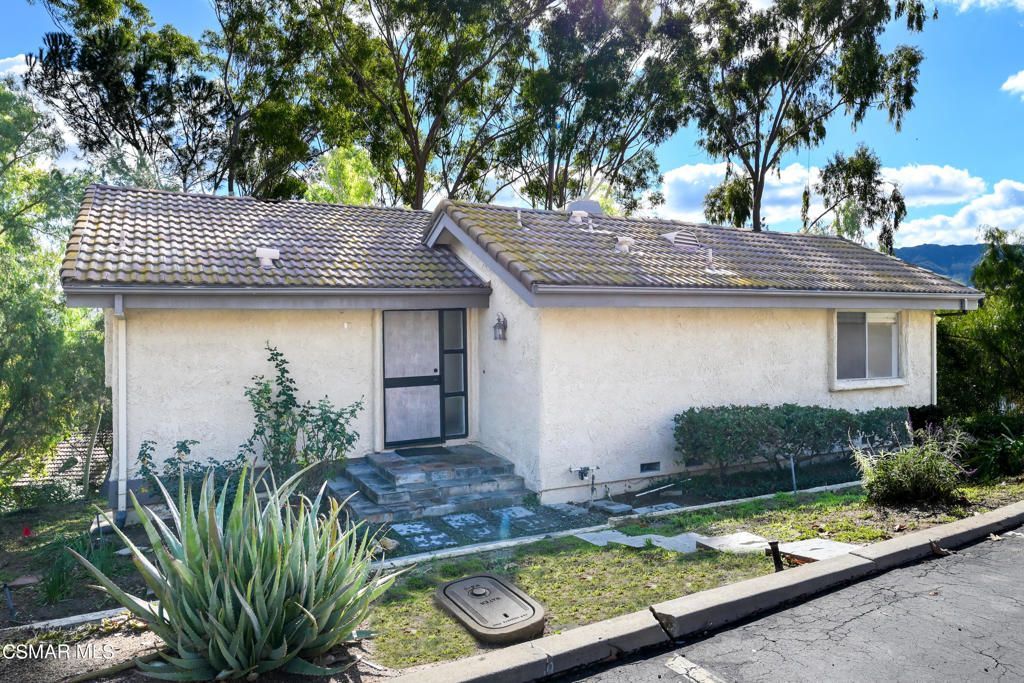 2 Sparrowhawk Lane, Oak Park, CA 91377 Main Photo