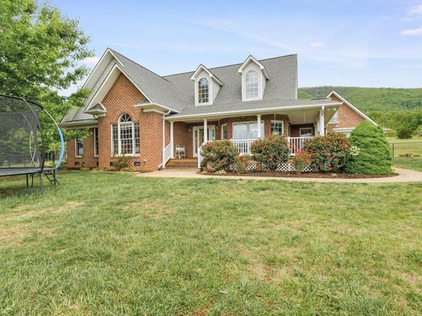 218 Cahas LN, Boones Mill, VA 24065