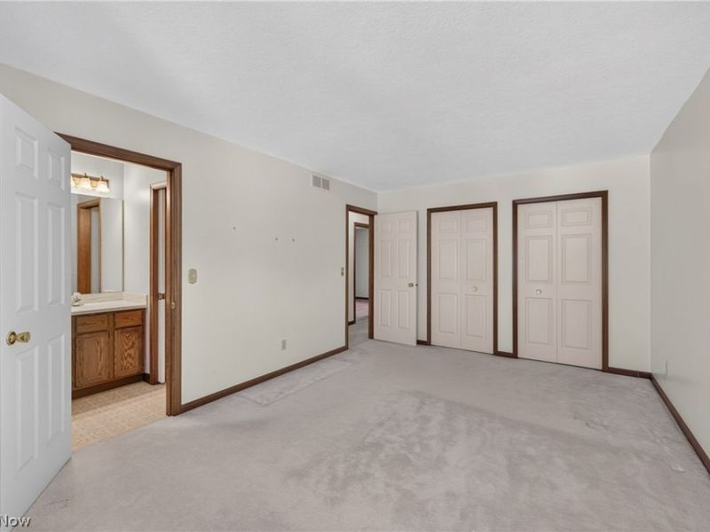 15504 Roxboro Drive, Middleburg Heights, OH 44130 Photo 32