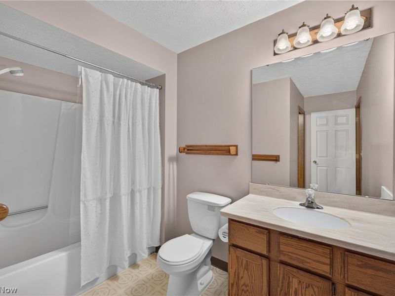 15504 Roxboro Drive, Middleburg Heights, OH 44130 Photo 35