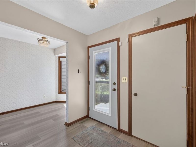 15504 Roxboro Drive, Middleburg Heights, OH 44130 Photo 4